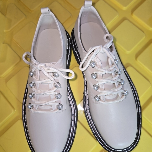D'Amelio Shoes - Elegant Cream Women's Loafers with Silver Accents